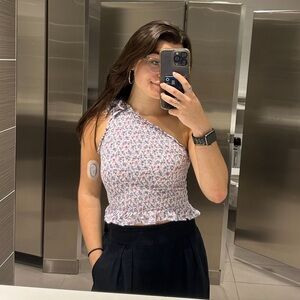 One shoulder tie cinched tank size M